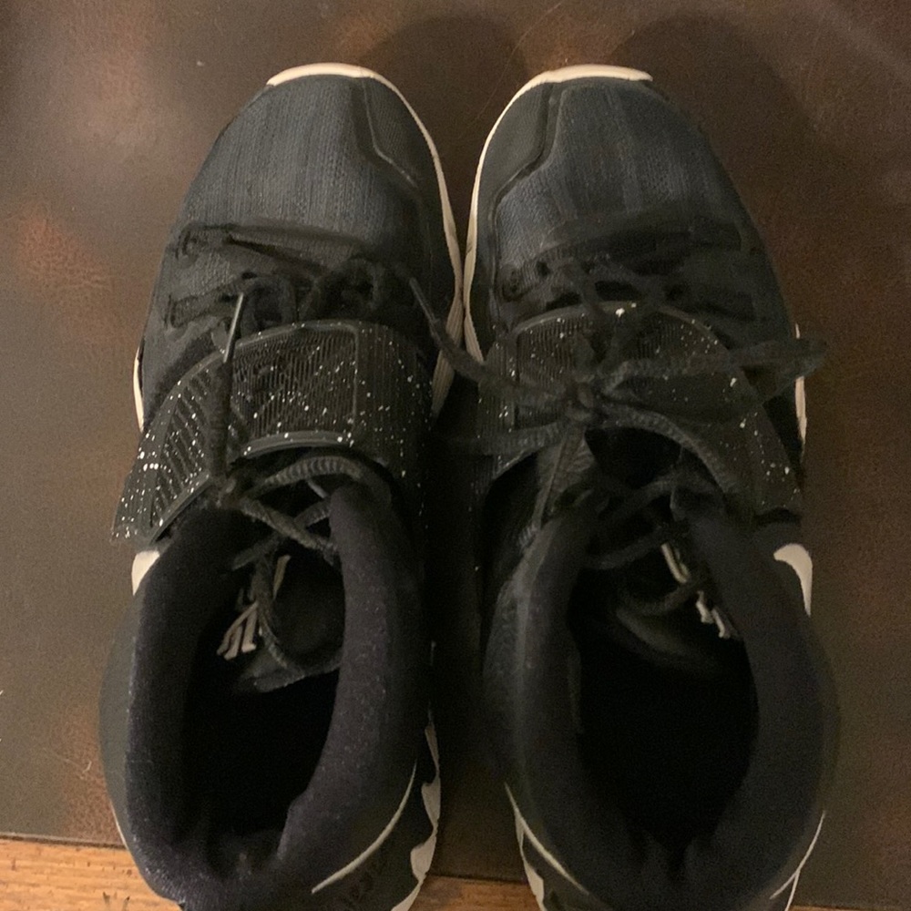 Kyrie 6 Gen. Basketball Shoes